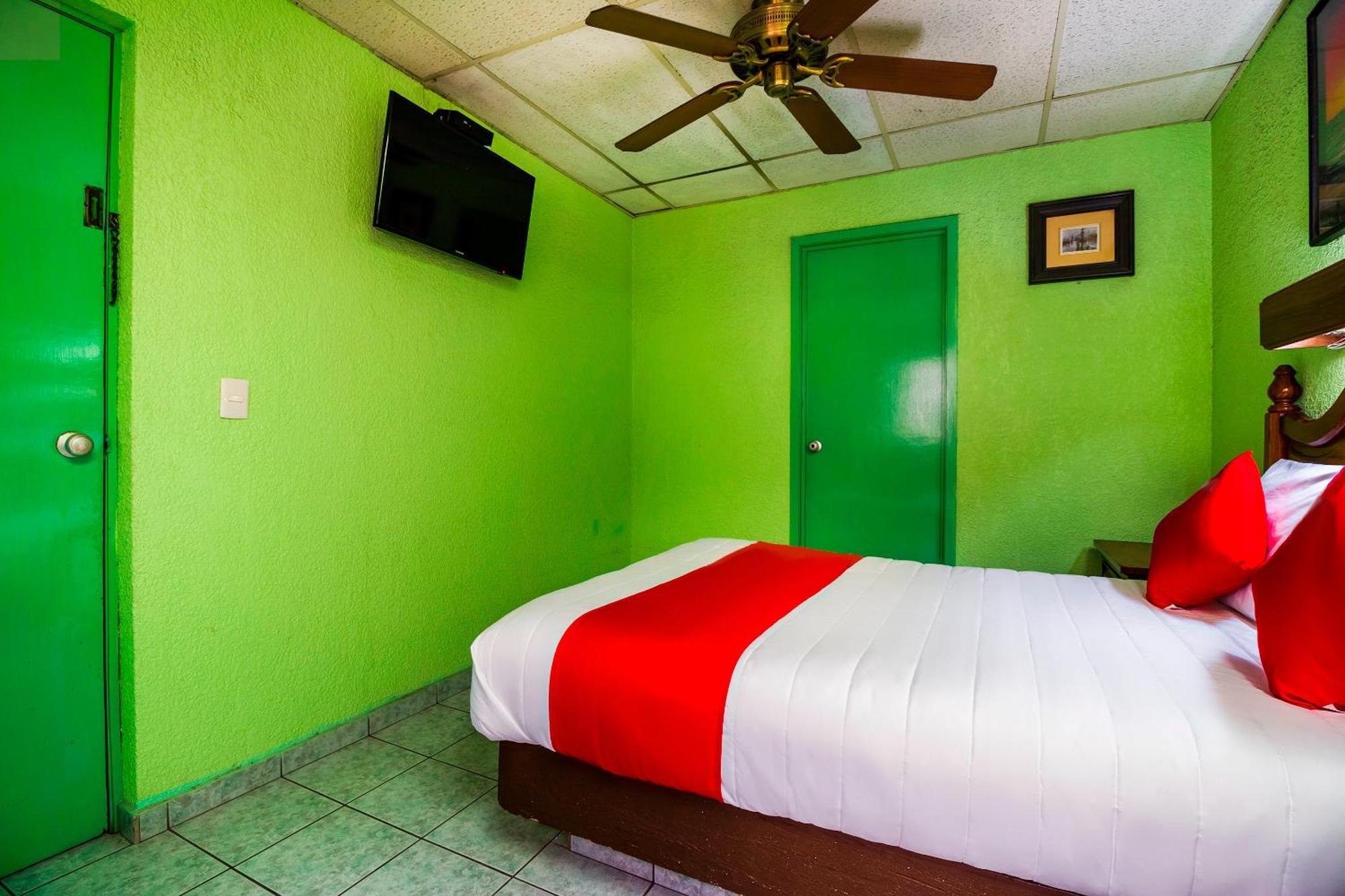 Hotel Canada, Guadalajara Zewnętrze zdjęcie